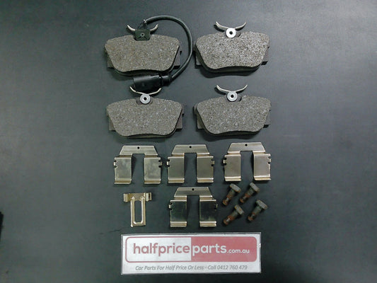 Volkswagen Transporter/Caravelle Genuine Rear Brake Set New Part