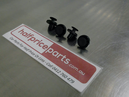 Toyota Genuine Front Bumper/Guard Retaining Clips - 4 Pack - New Part