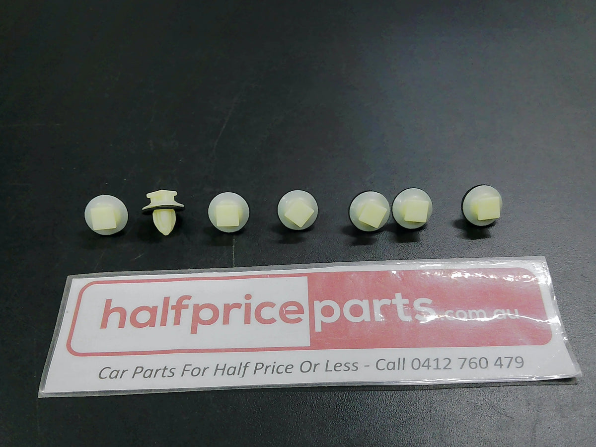 Toyota Kluger/Rav4 Genuine Quarter Rocker Moulding Clip - 7 Pack - New Part