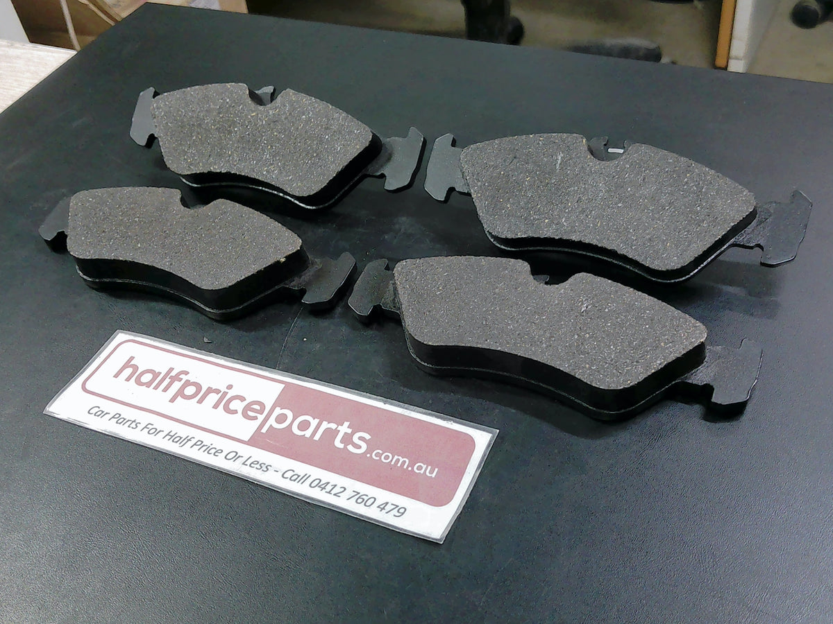 Mercedes-Benz Sprinter/VW Genuine Rear Brake Pad Set New Part