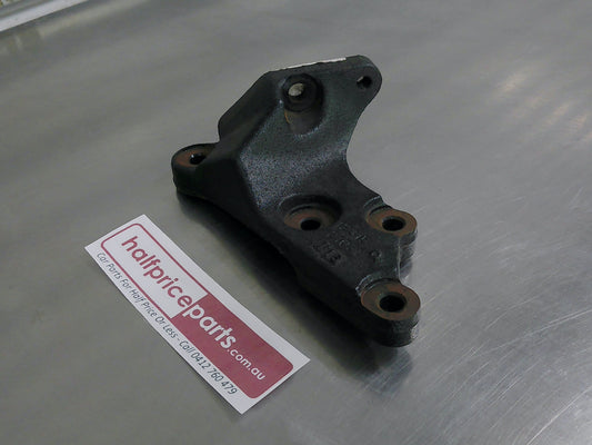 Toyota Yaris Genuine Right Hand Engine Bracket New Part
