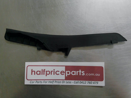 Toyota Yaris Genuine Right Hand Front Guard To Cowl Seal New Part