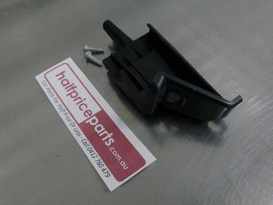 Toyota Yaris Genuine Right Hand Lower Headlight Protector Retainer New Part