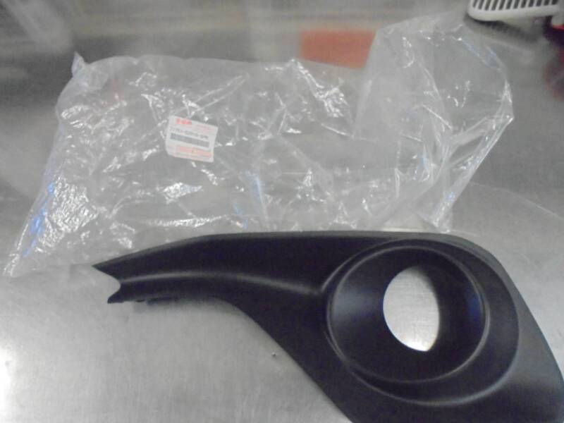 Suzuki Swift Genuine Right Hand Front Fog Light Bezel New Part