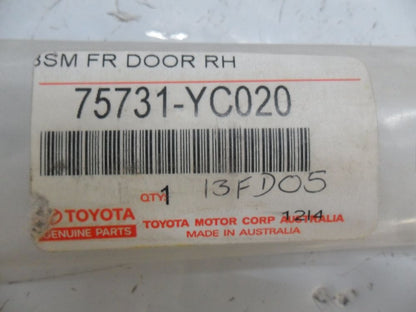 Toyota Camry Genuine Right Front Door Moulding New Part
