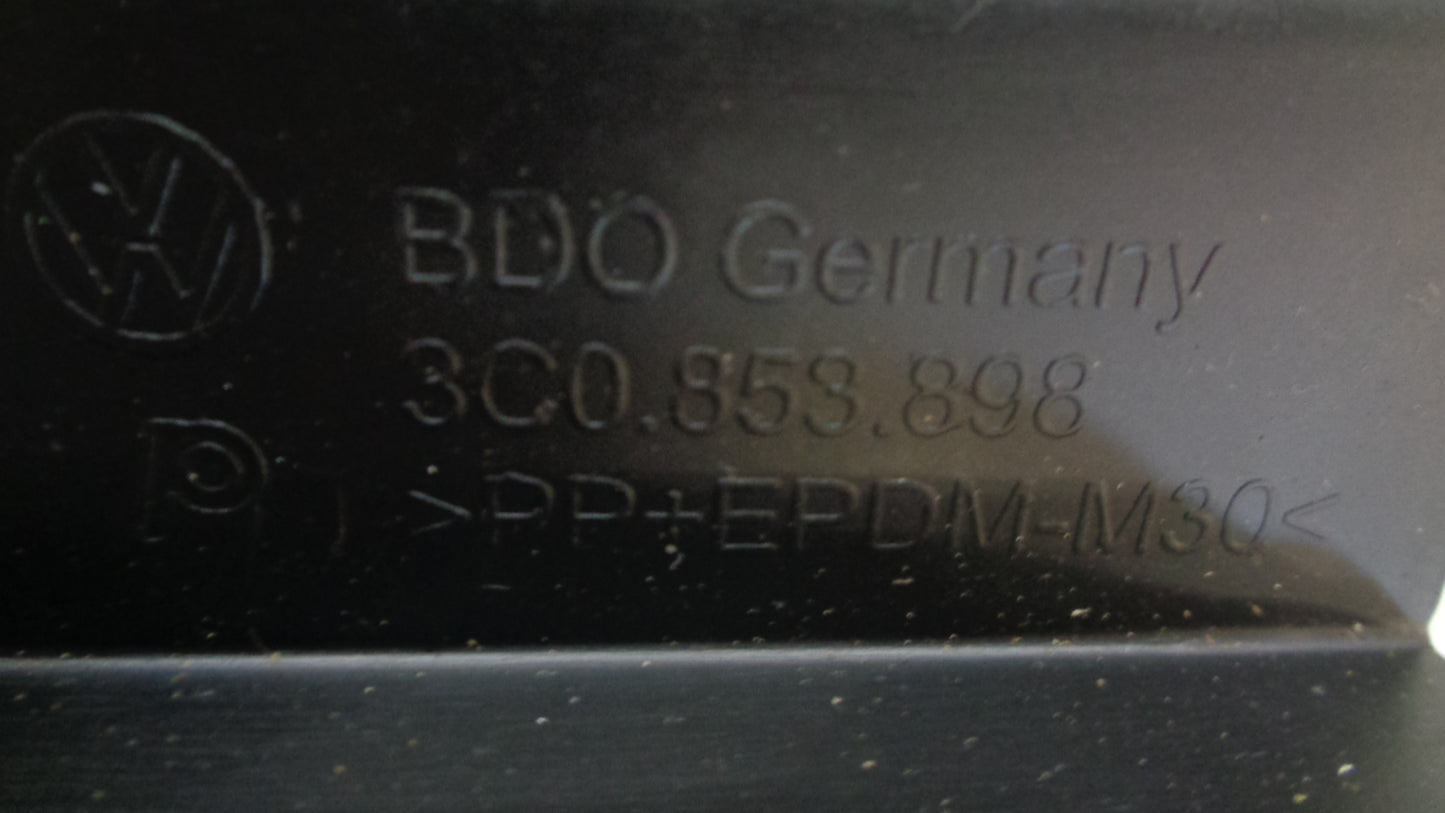 VW Passat Genuine Right (Driver) Rocker Panel Mould New Part
