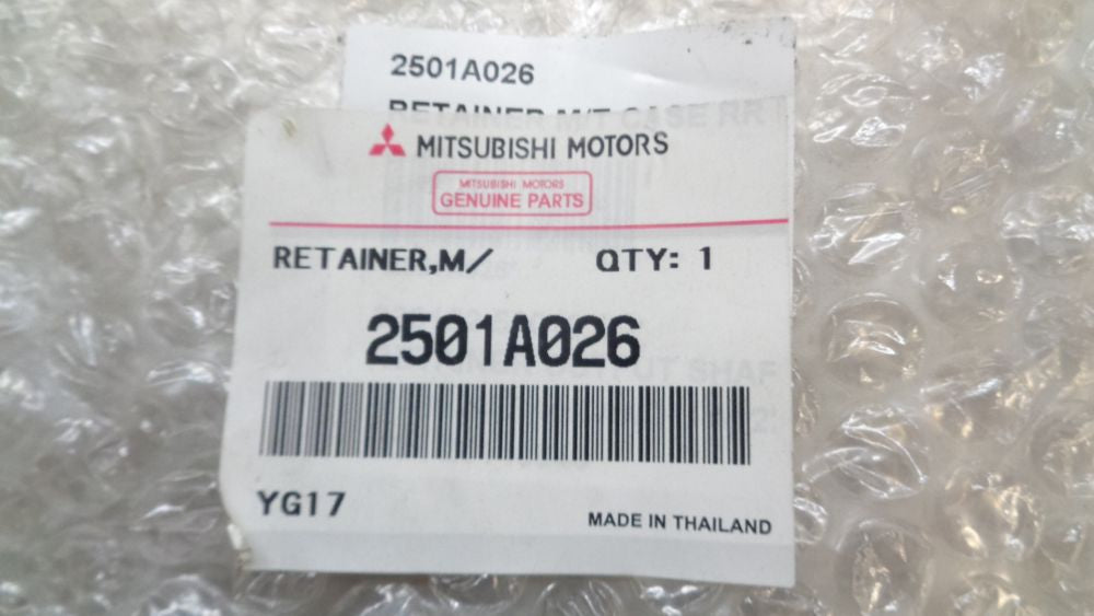 Mitsubishi Triton Genuine Manual Transmission Rear Bearing Retainer New Part
