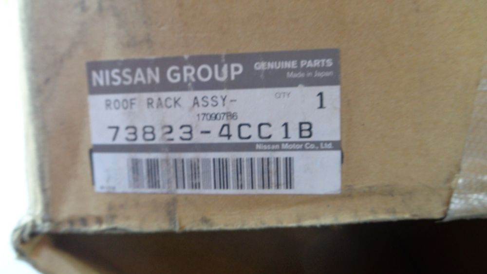 Nissan Xtrail T32 Genuine right hand roof rail New Part