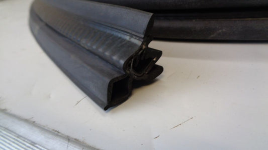 Nissan Pulsar N16 Genuine Rear Hatch Weatherstrip Rubber New Part