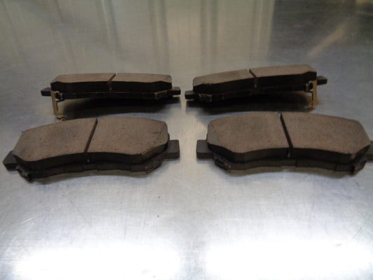 Nissan Dualis / Qashqai / X-Trail Genuine Front Brake Pad Set New Part