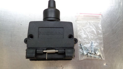 Nissan Genuine 7 Pin Flat Trailer Socket Suits all Models New Part