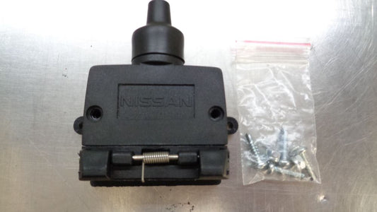 Nissan Genuine 7 Pin Flat Trailer Socket Suits all Models New Part