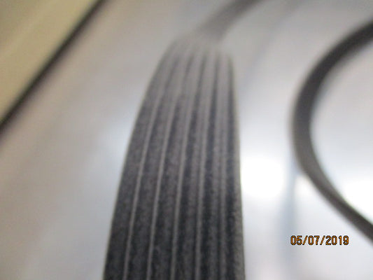 Mercedes-Benz S202C 250T Genuine V-Ribbed Drive belt New Part