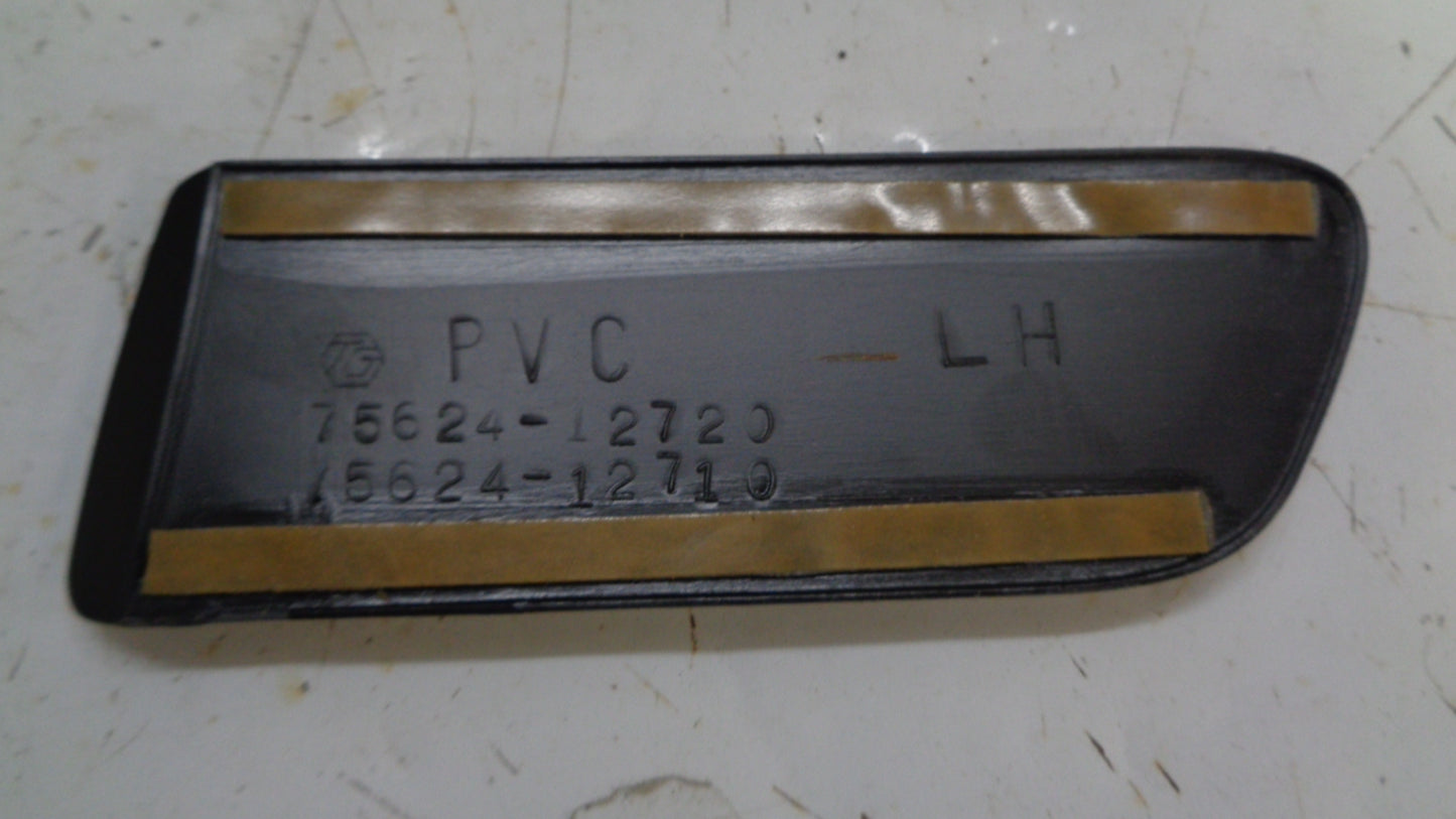 TOYOTA COROLLA GENUINE LEFT (PASSENGER) FRONT GUARD MOULD NEW PART