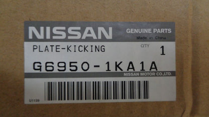 Nissan Juke F15 Genuine Illuminated Scuff Plate Kit New Part