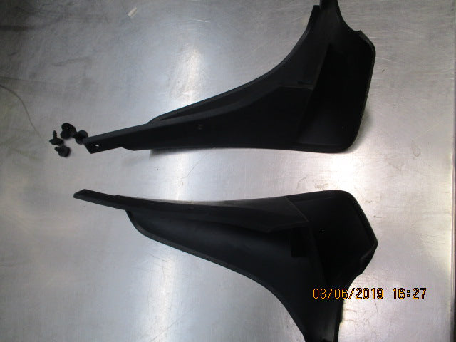 Toyota Corolla Hatch Genuine Front Mud Flap Set New Part