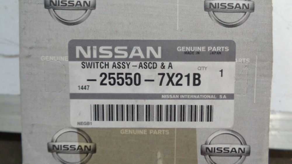 Nissan Pathfinder R51 Genuine Steering Wheel Controls New Part