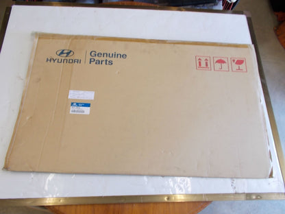 Hyundai Tuscon Front Right door window glass