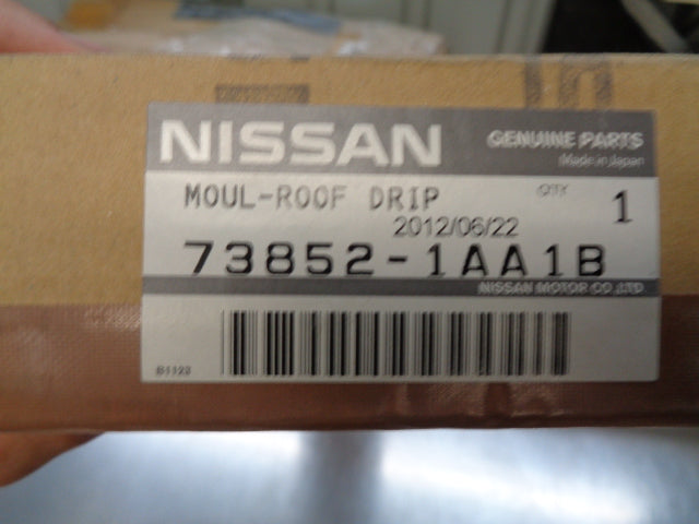 Nissan Murano Genuine Right Hand Roof Moulding New Part