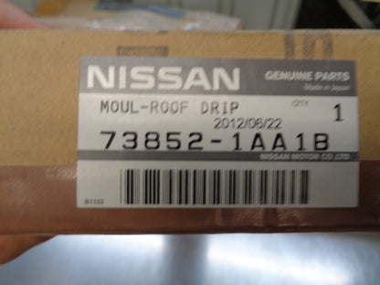 Nissan Murano Genuine Right Hand Roof Moulding New Part