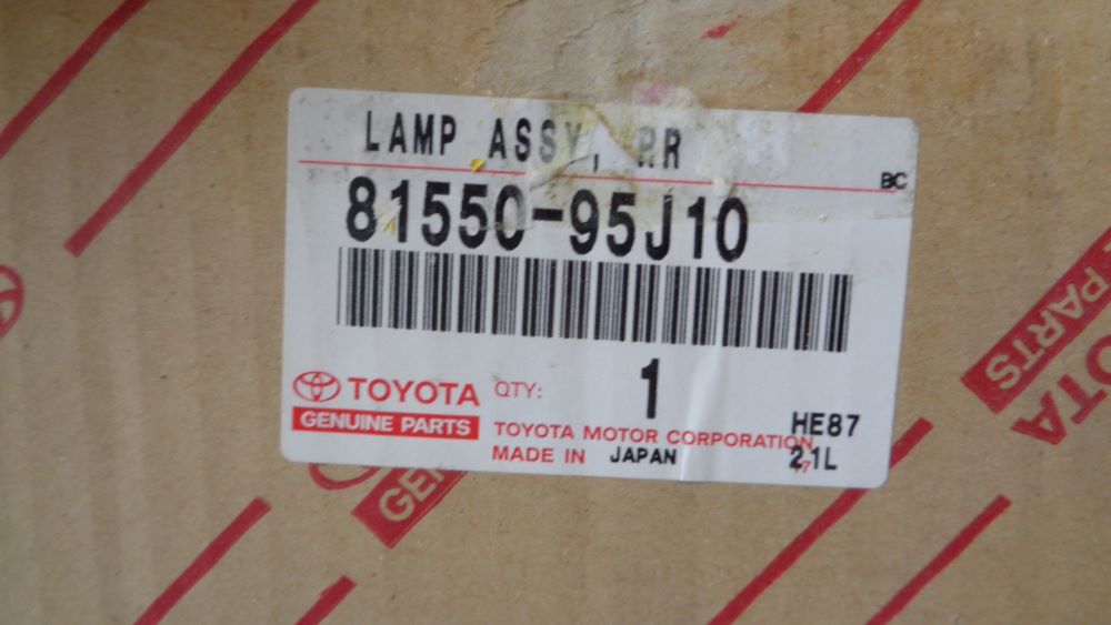Toyota Hiace Genuine driver rear tail light assy NEW Part