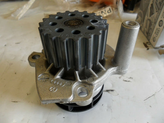 Volkswagen Passat TDI Genuine Engine Water Pump New Part