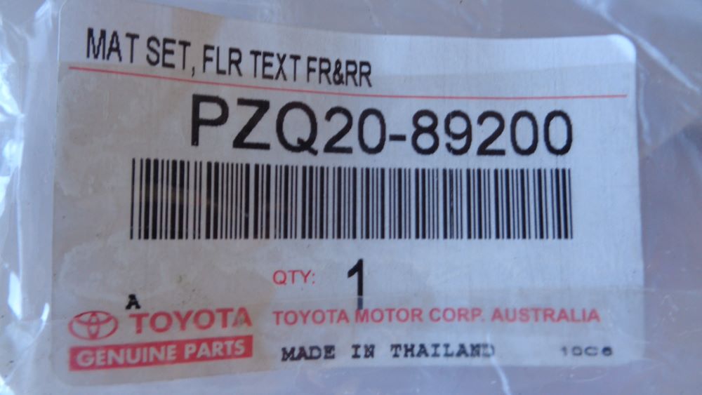 Toyota Hilux Genuine Dual Cab Manual Carpet Mat Set New Part