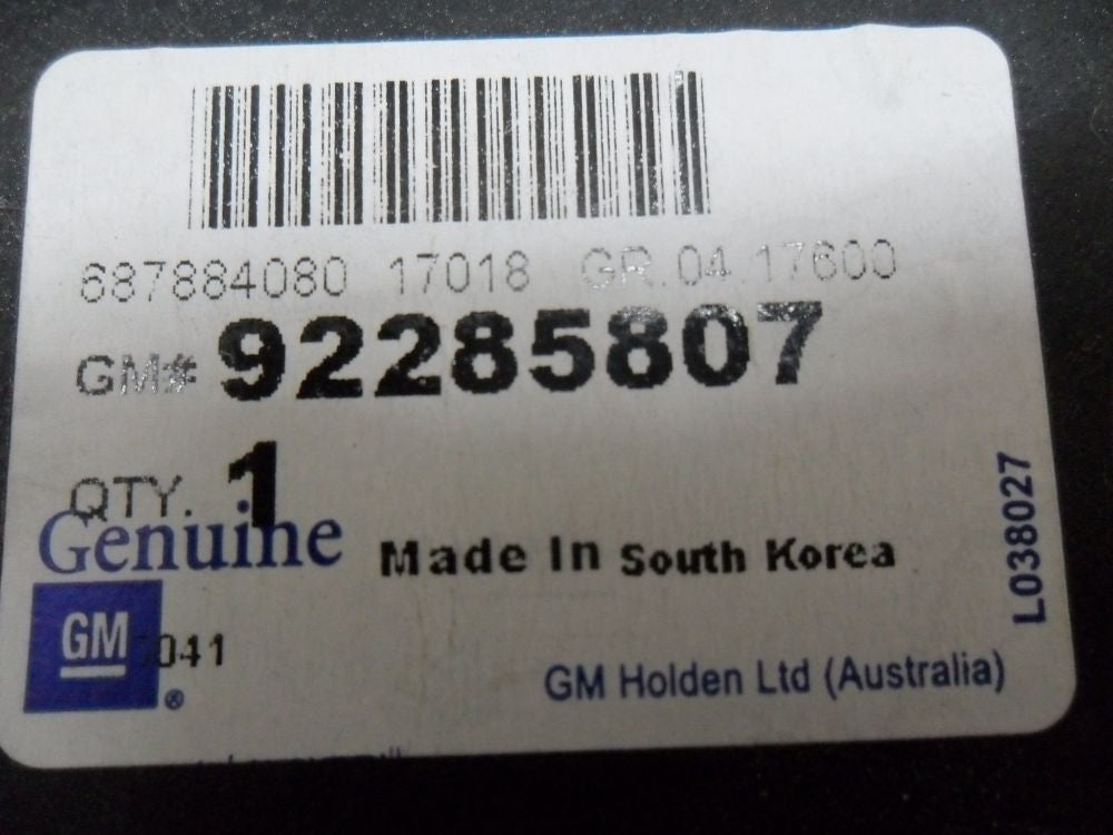 Holden Commodore VF SS Genuine Left Outer Bracket Bumper New Part