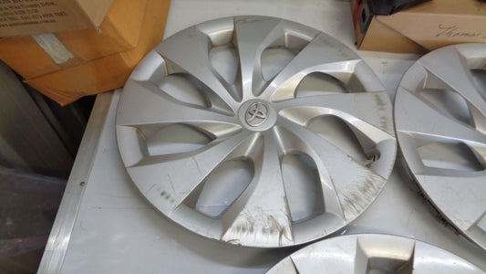 Toyota Corolla Genuine Set Of 4 Hub Cap Set USED VGC