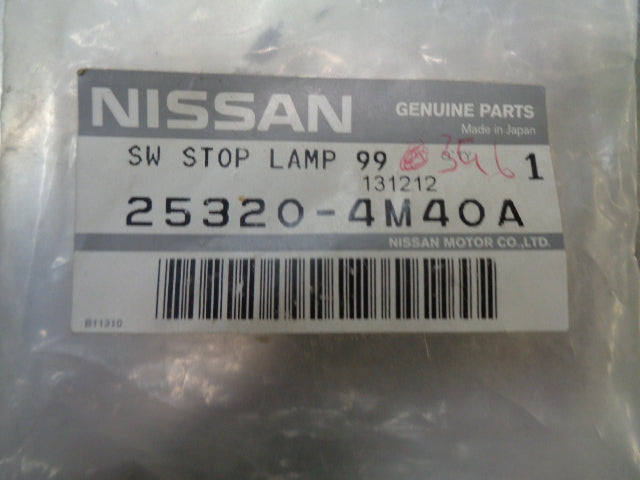 Nissan Cube / Navara / Juke Genuine Brake Light Switch New Part