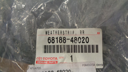 TOYOTA KLUGER GENUINE RIGHT (DRIVER) REAR 1/4 GLASS WEATHERSTRIP NEW PART