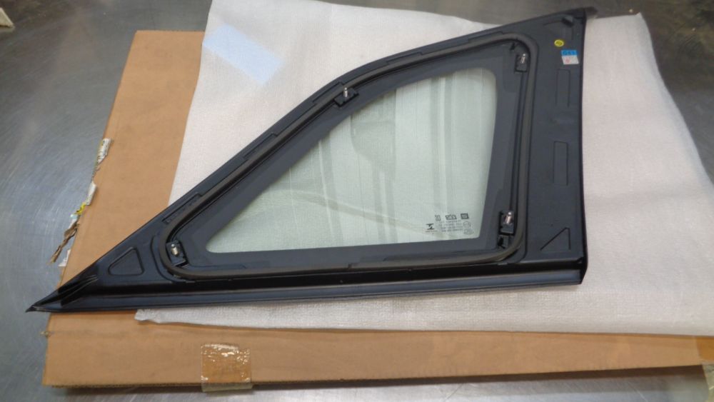 Holden Captiva Sport Genuine Rear Right Hand Quarter Window Assy New Part