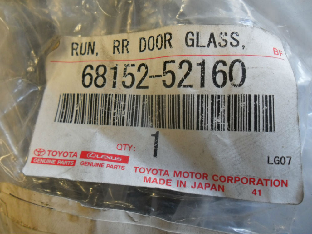 Toyota Yaris Genuine Left Hand Rear Door Rubber Channel New Part