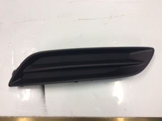 Nissan Pulsar E17 Genuine right hand front bumper infill new part