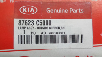 Kia Sorento Genuine Drivers Mirror Indicator Light New Part