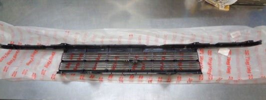 SSS/Tong Yang Black and Chrome Front Grille Suitable for Nissan Pulsar New Part
