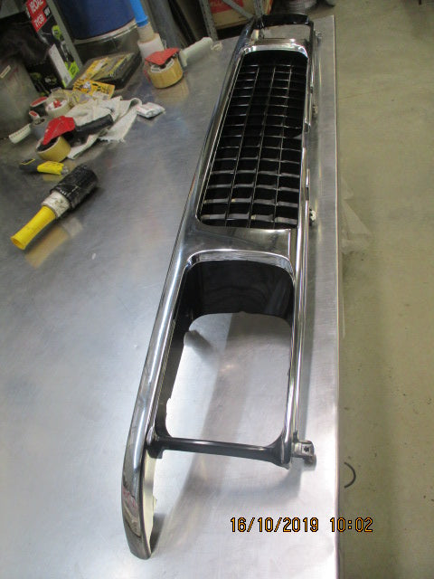 Tong Yang Black/Chrome Front Grille Suits Holden TF Rodeo New Part