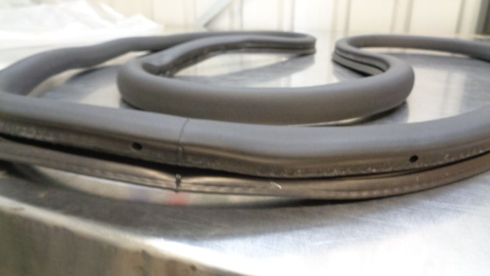 VW Tiguan Genuine Passenger Rear Rubber Door Seal New Part