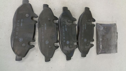 Mercedes-Benz Vito Genuine Front Brake pad Set New Part