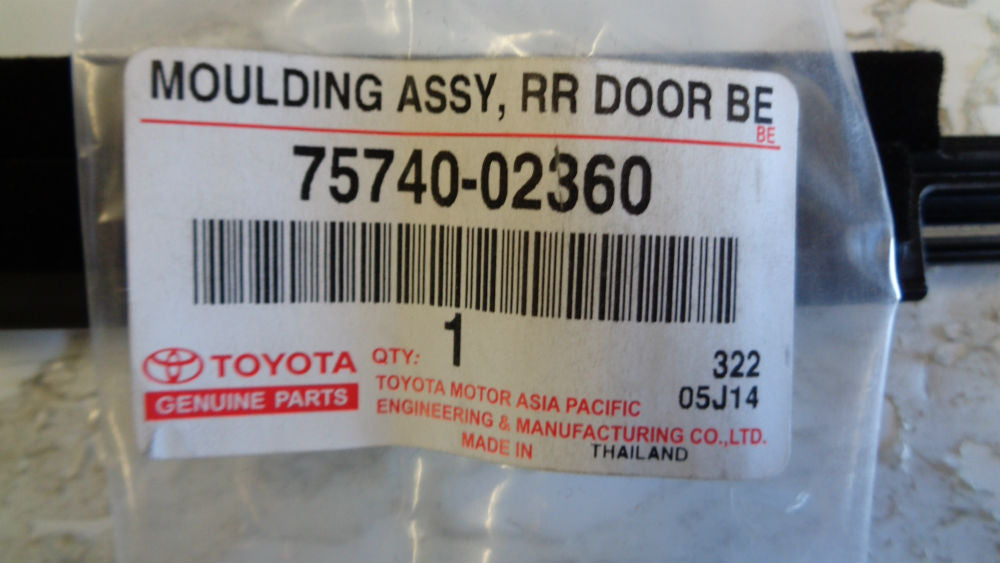 Toyota Corolla Sedan Genuine passenger rear door belt molding New Part