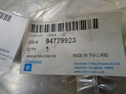 Holden RG Colorado Genuine Right Hand Front Guard Insulator New Part