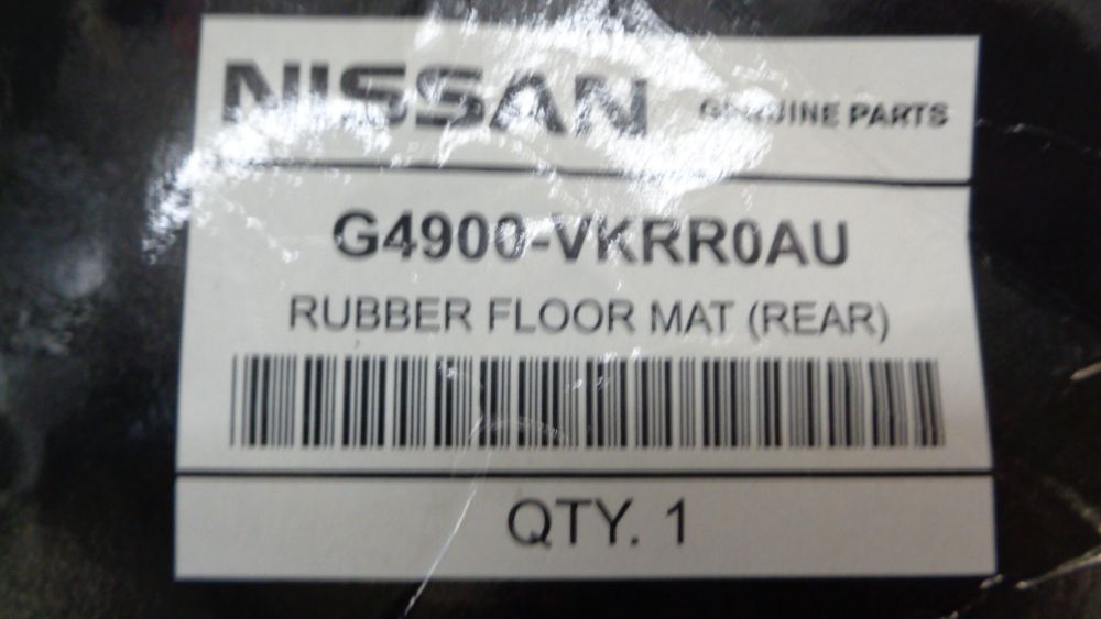 Nissan Navara D22 Genuine Rear H/Duty Rubber Mat Set New Part