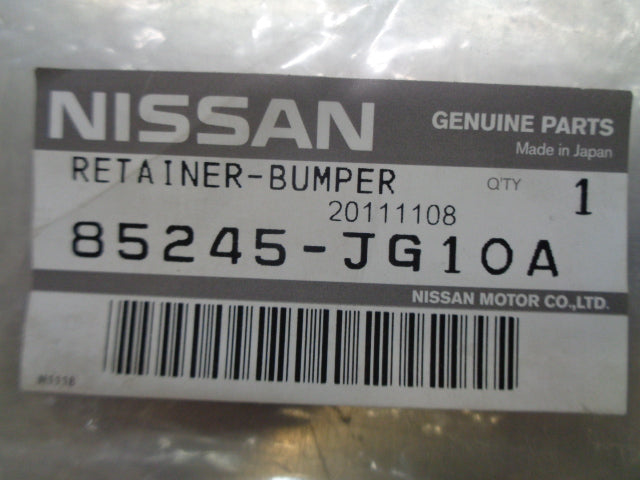 Nissan T31 X Trail Genuine Left Hand Rear Bumper Retainer New Part