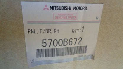 Mitsubishi Outlander Genuine drivers front door new part