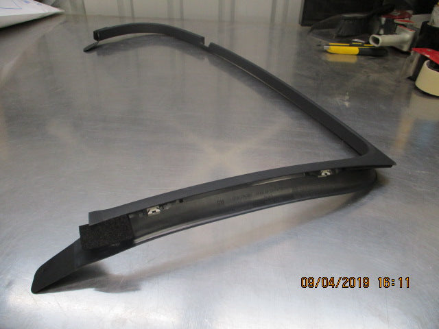 Holden VE Commodore Sedan Genuine Right Hand Rear Window Frame Garnish New Part