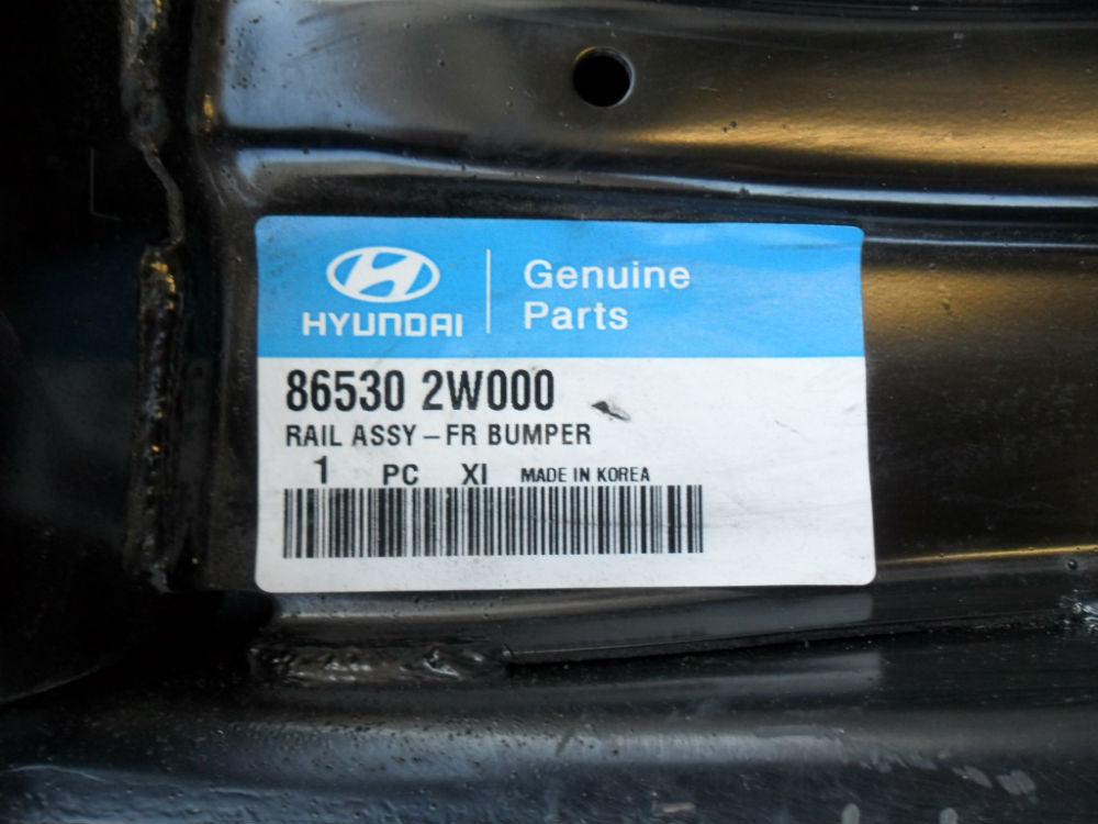 Hyundai Santa Fe Genuine Front Bumper Impact Bar New Part