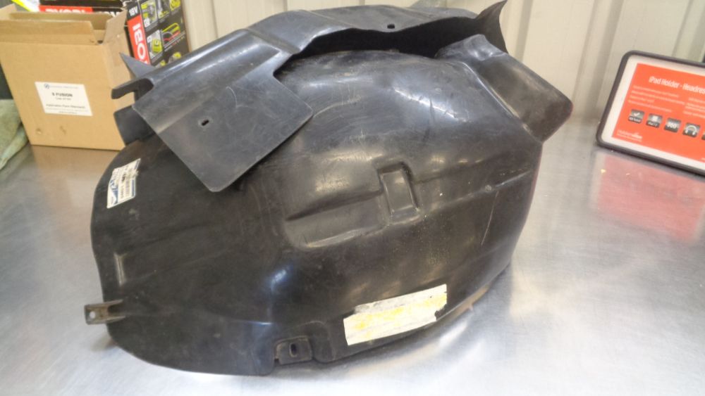 Ford Focus Genuine Right Hand Wheel Housing Cover New Part