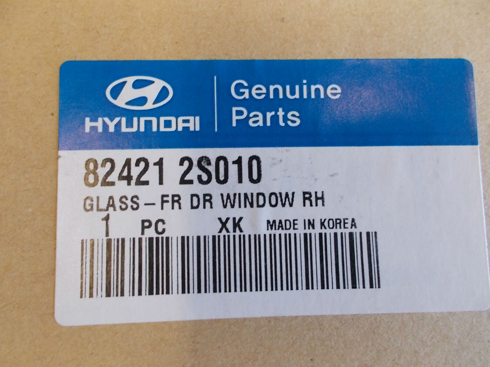 Hyundai Tuscon Front Right door window glass