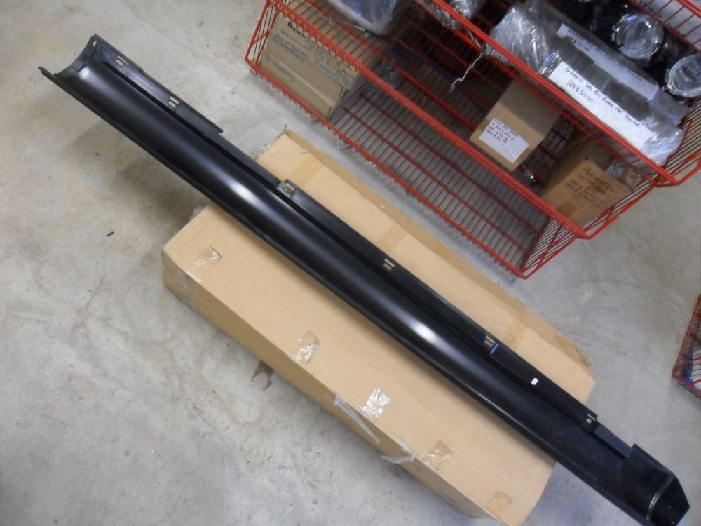 Holden VY-VZ-SV8 Commodore Genuine Right Hand Sill Skirt Unpainted New Part