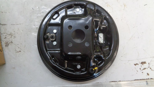 Nissan Almera N17 Genuine right rear brake drum assy New Part